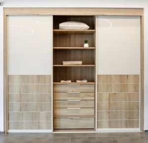 עיצוב ארון משולב פינת עבודה משרדית