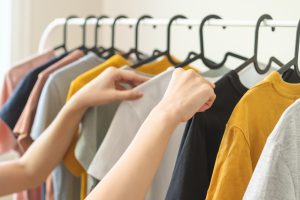 מה ההבדל בין ארון הזזה לארון פתיחה