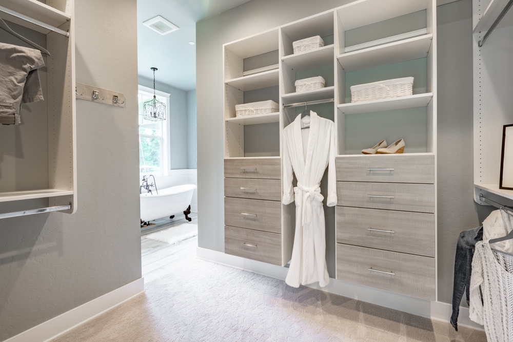 המדריך לבחירת ארון שהופך חלל רגיל לסוויטת יוקרה